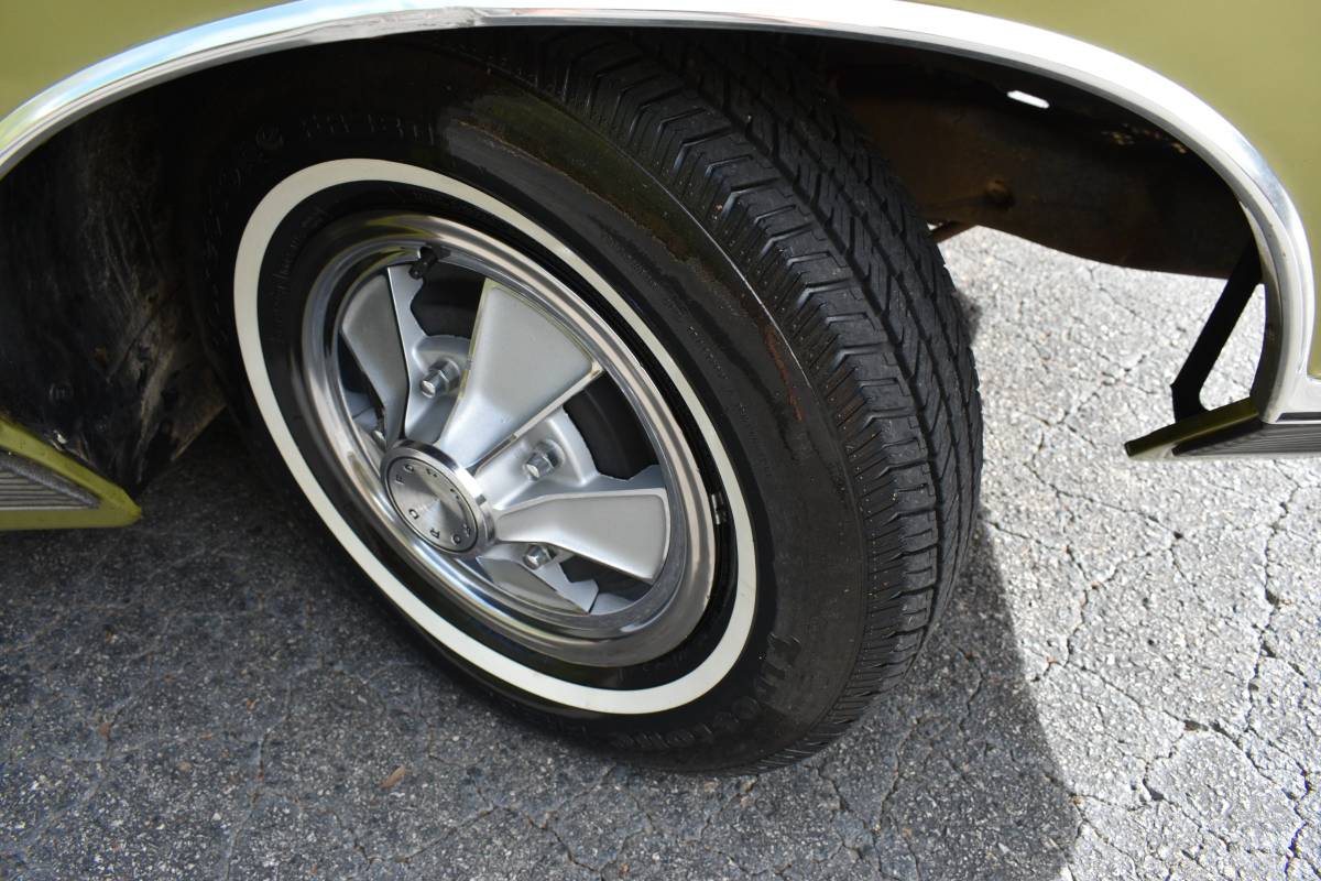 Ford-ltd-1972-green-16