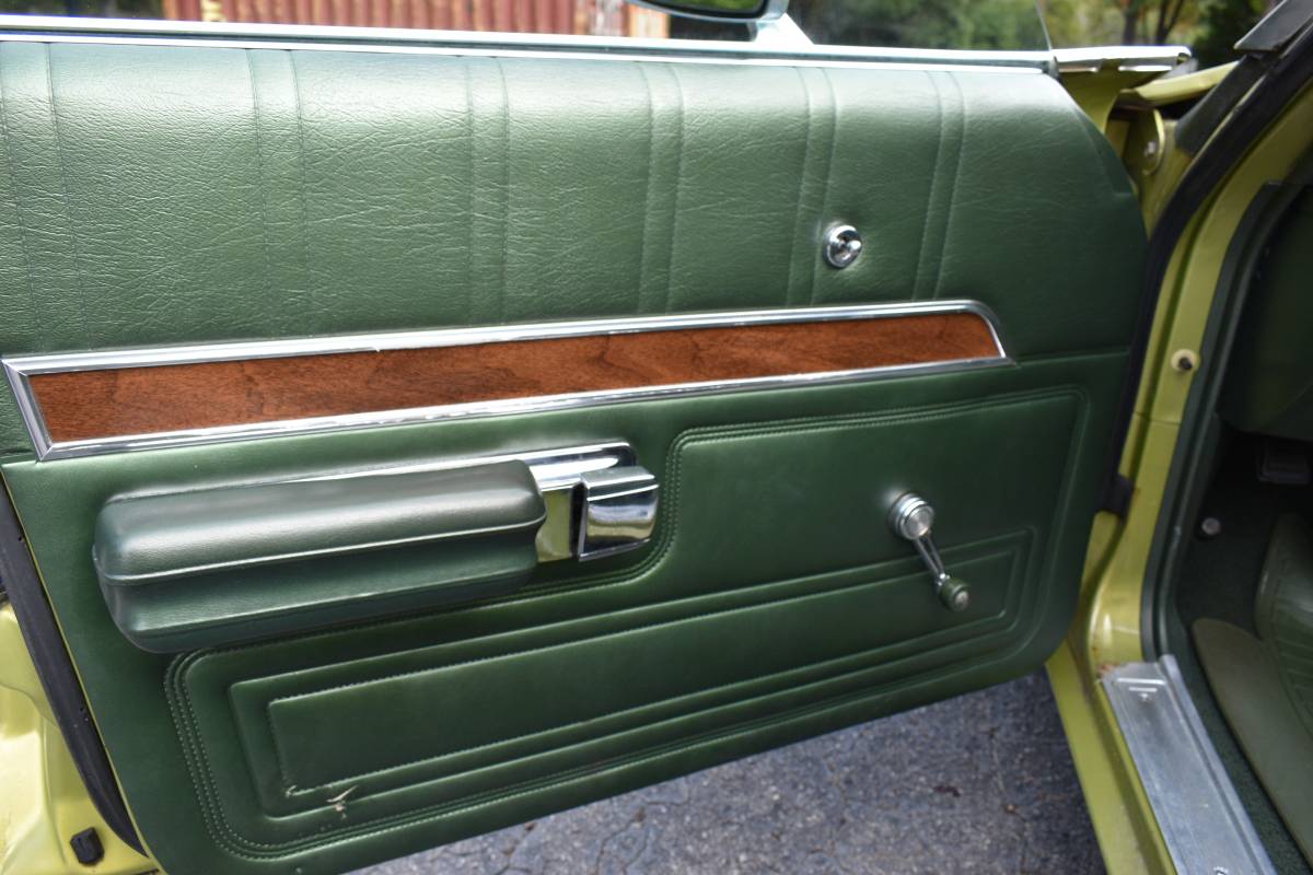 Ford-ltd-1972-green-18