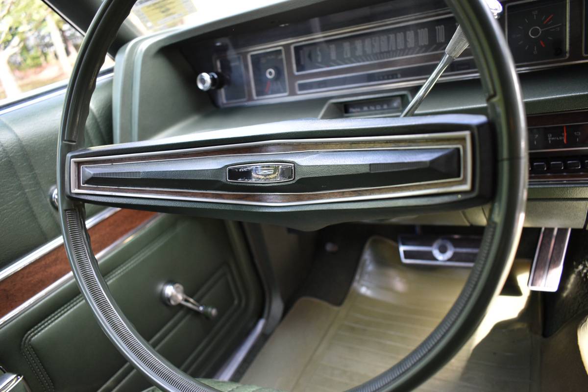 Ford-ltd-1972-green-2