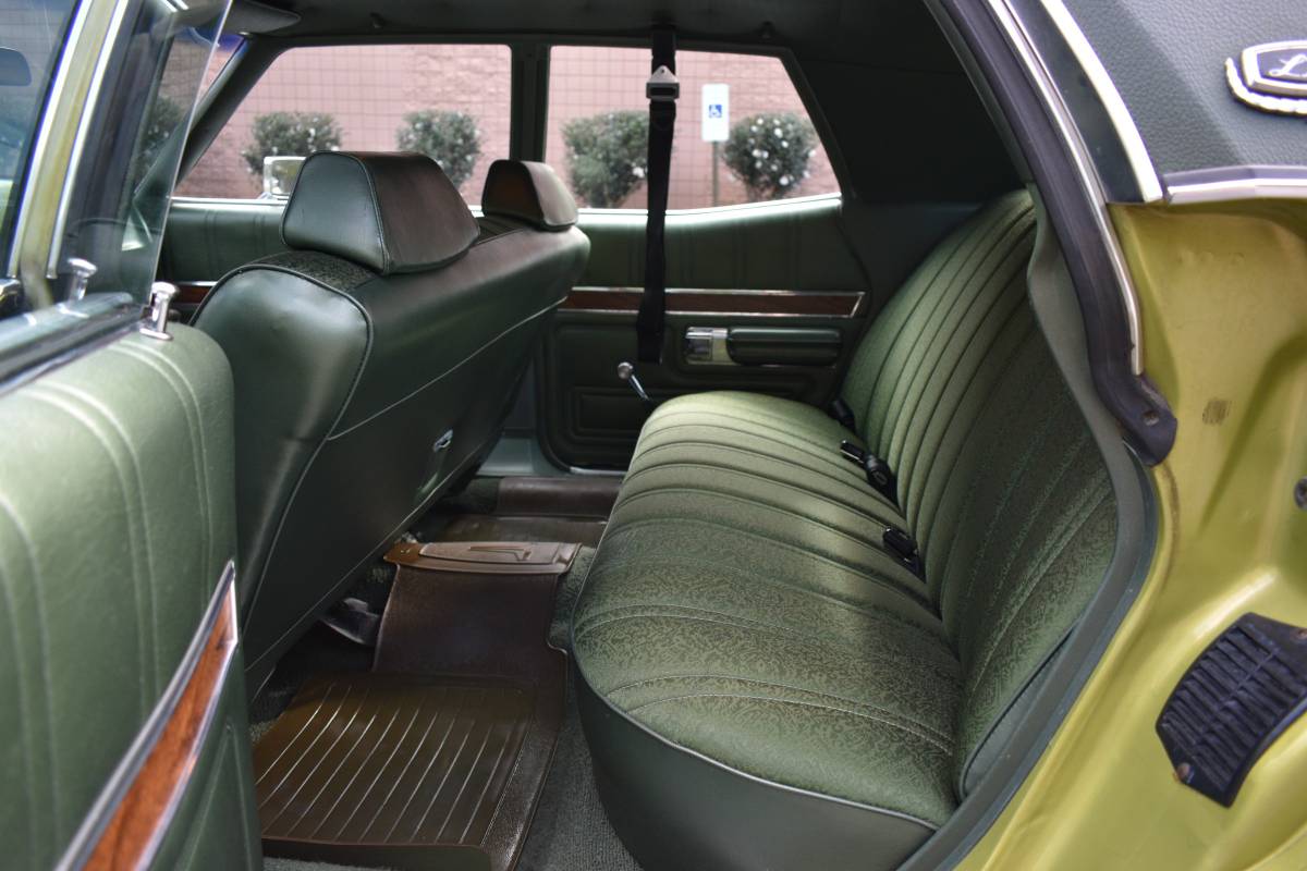 Ford-ltd-1972-green-22