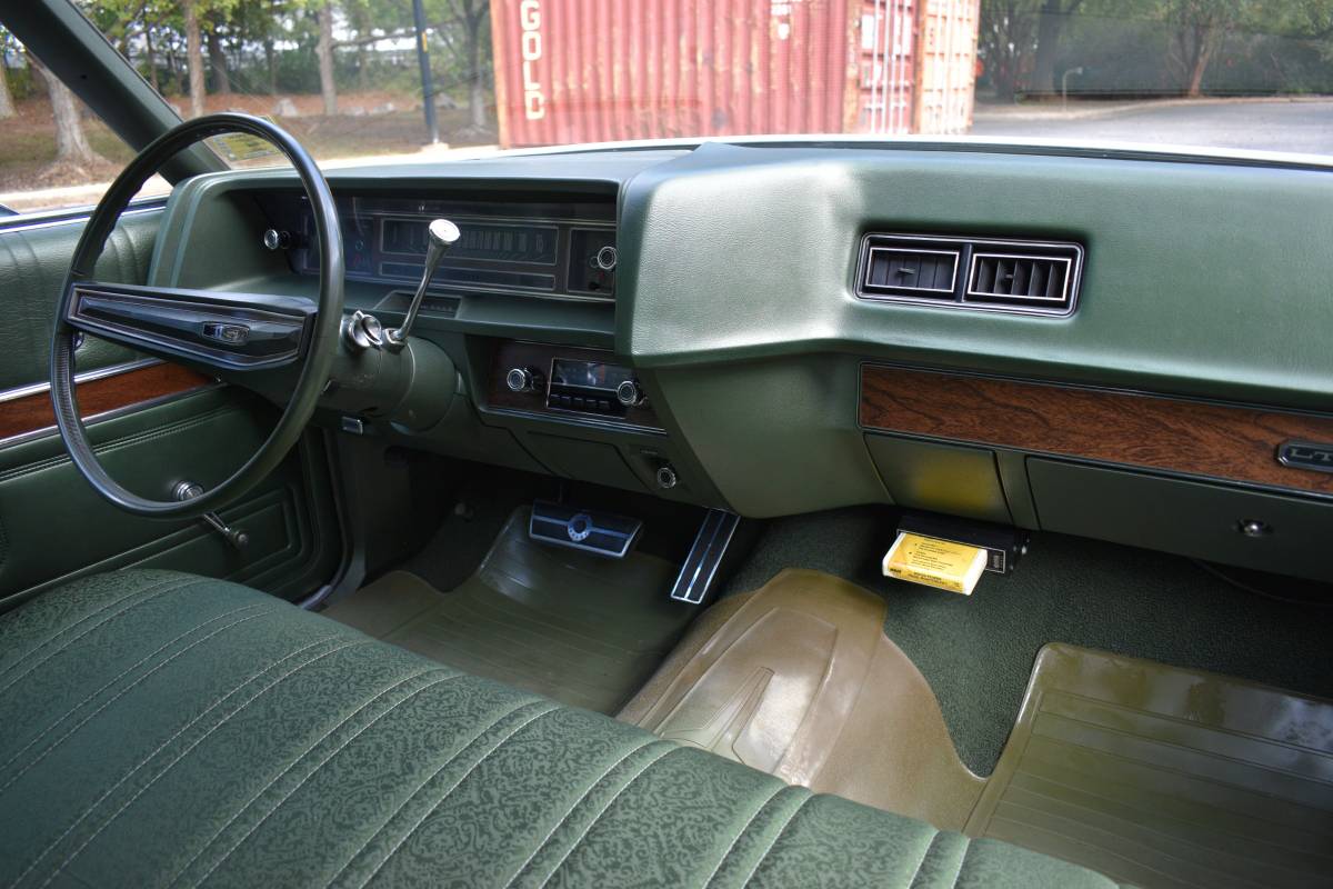 Ford-ltd-1972-green-3