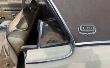Ford-ltd-coupe-1970-15