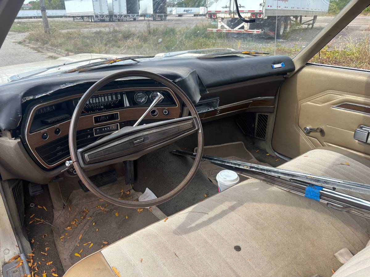Ford-ltd-coupe-1970-17