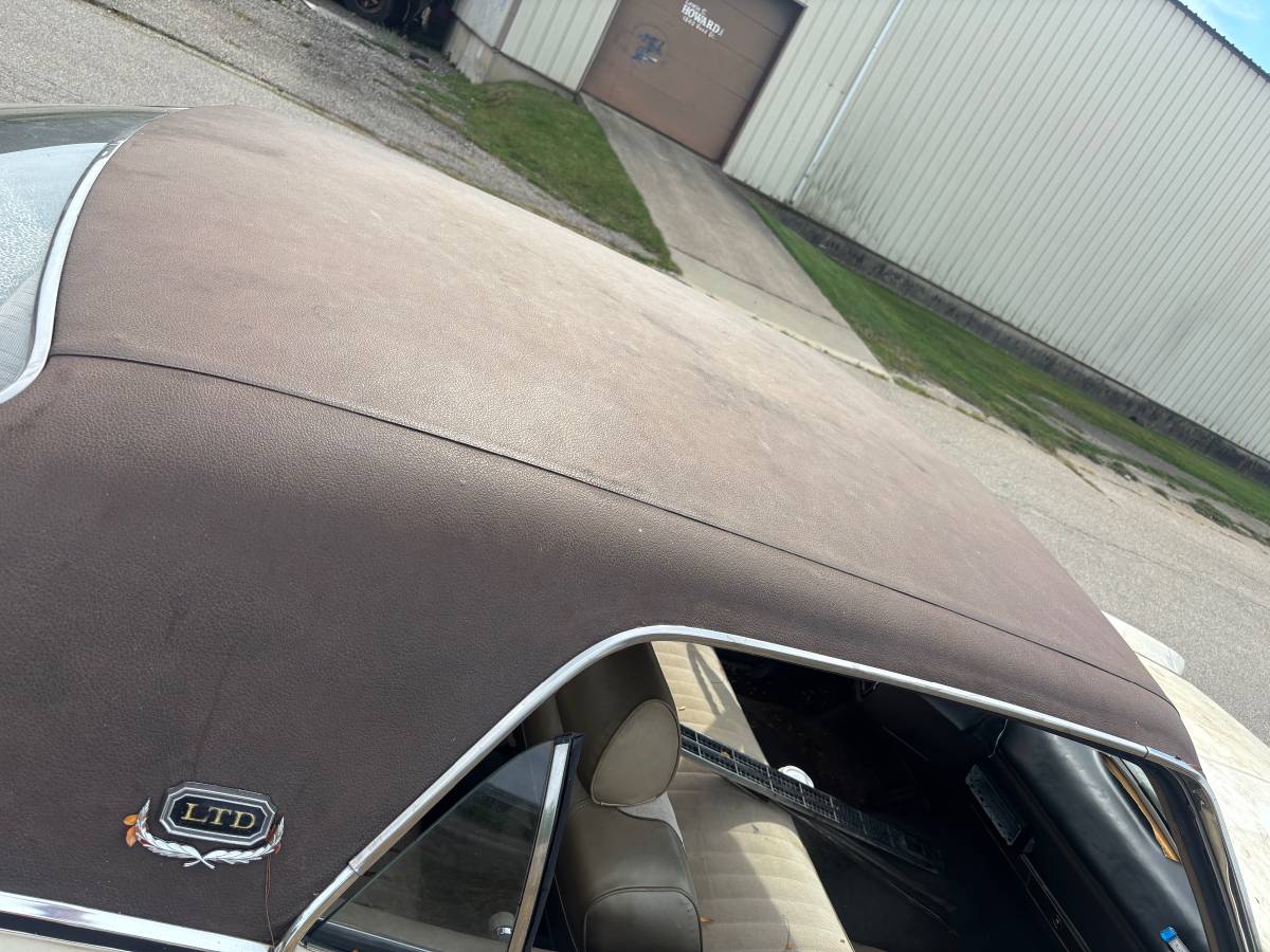 Ford-ltd-coupe-1970-3