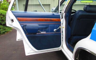 Ford-ltd-crown-victoria-1986-white-11