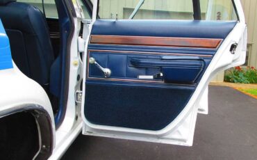 Ford-ltd-crown-victoria-1986-white-13