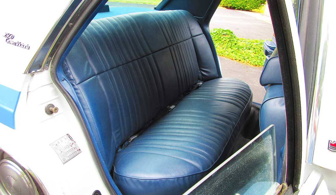 Ford-ltd-crown-victoria-1986-white-15