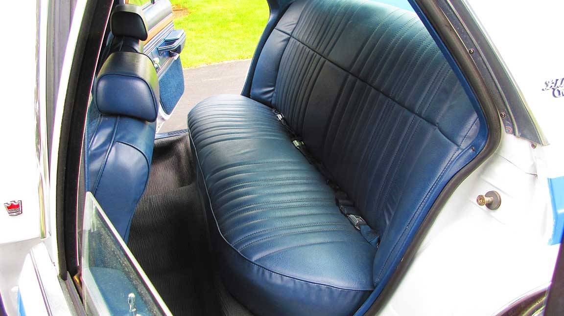 Ford-ltd-crown-victoria-1986-white-18