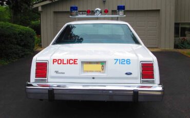 Ford-ltd-crown-victoria-1986-white-2