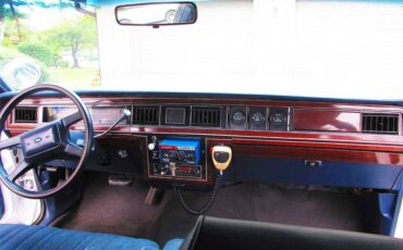 Ford-ltd-crown-victoria-1986-white-20