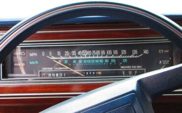 Ford-ltd-crown-victoria-1986-white-21