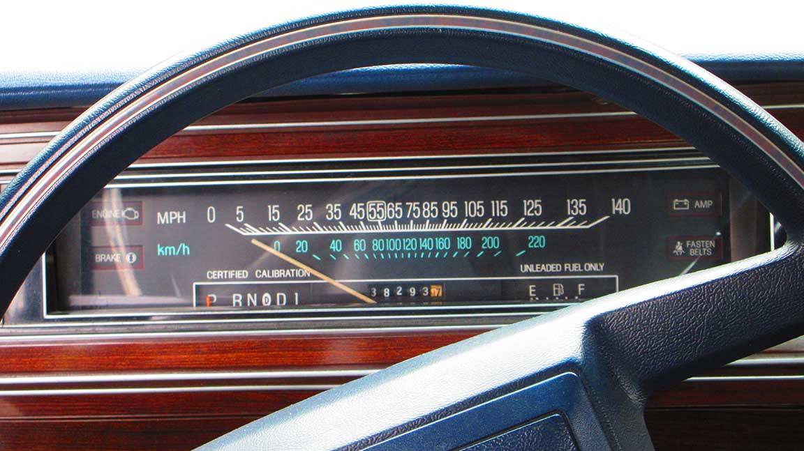 Ford-ltd-crown-victoria-1986-white-21