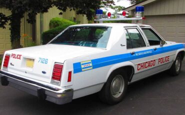 Ford-ltd-crown-victoria-1986-white-3