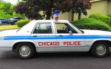 Ford-ltd-crown-victoria-1986-white-5