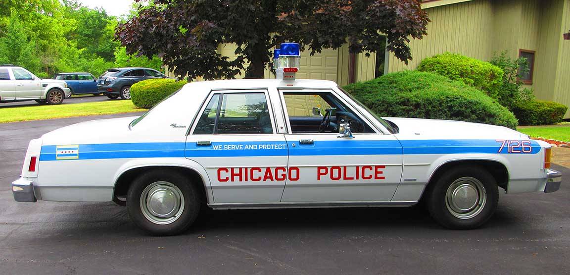 Ford-ltd-crown-victoria-1986-white-5