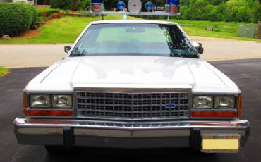 Ford-ltd-crown-victoria-1986-white-6