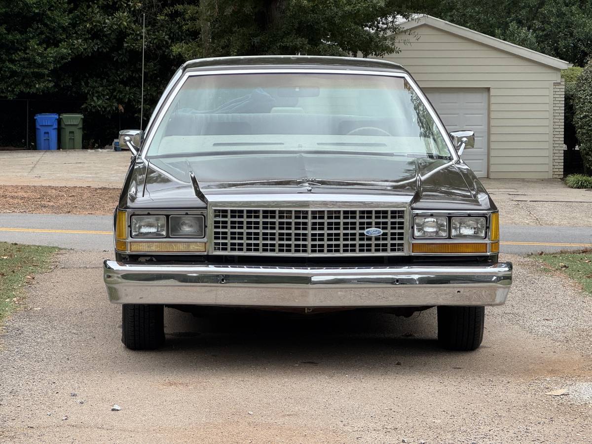 Ford-ltd-crown-victoria-1987-brown-13