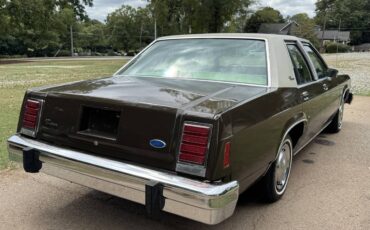 Ford-ltd-crown-victoria-1987-brown-14