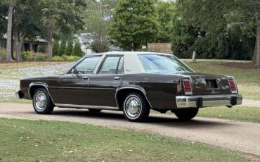 Ford-ltd-crown-victoria-1987-brown