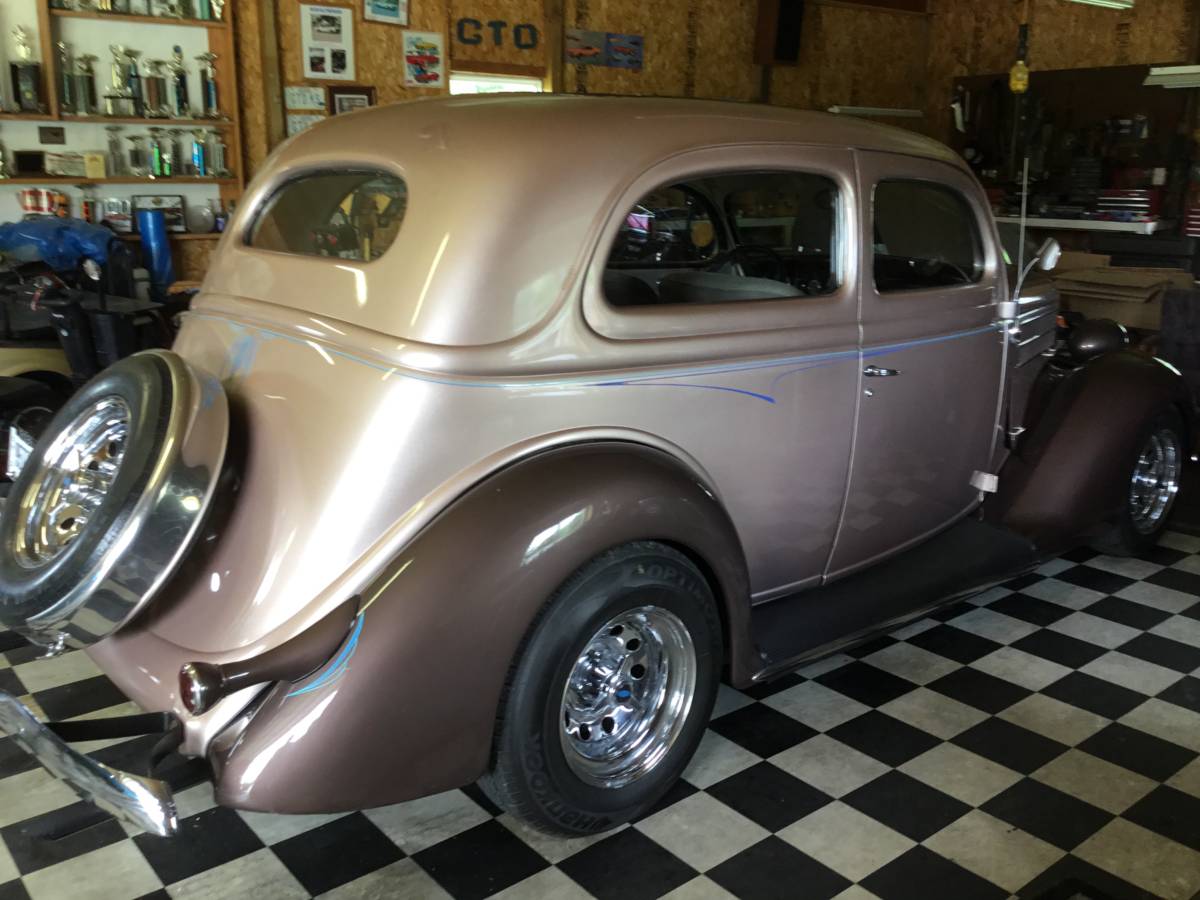 Ford-model-68-slantback-1936-brown-1