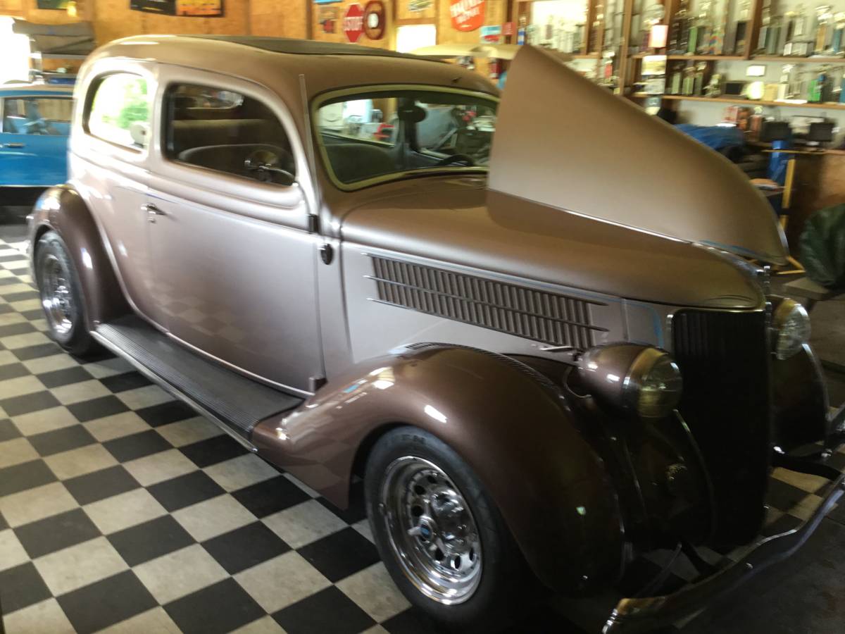 Ford-model-68-slantback-1936-brown-6