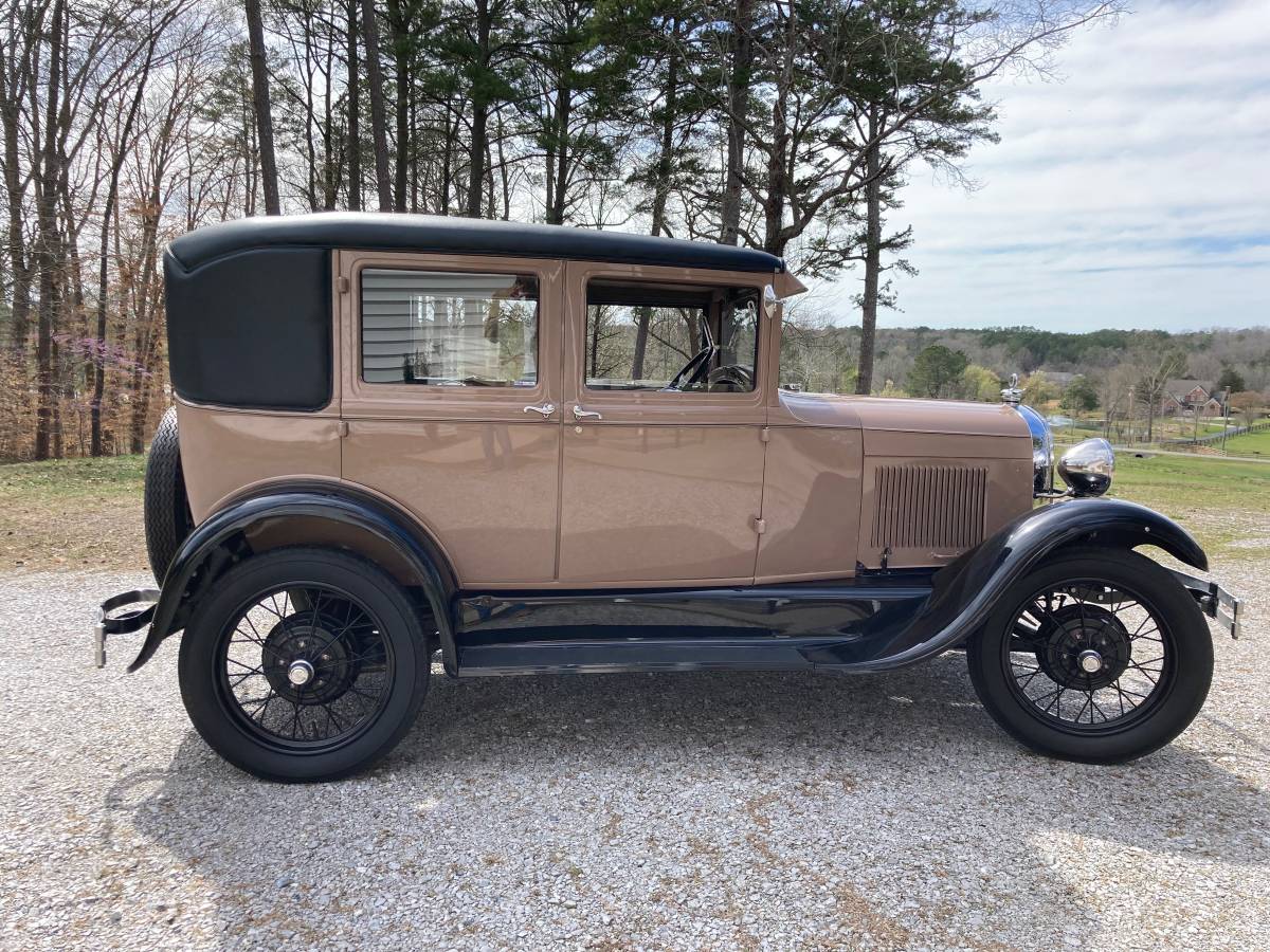 Ford-model-a-1929-brown-16