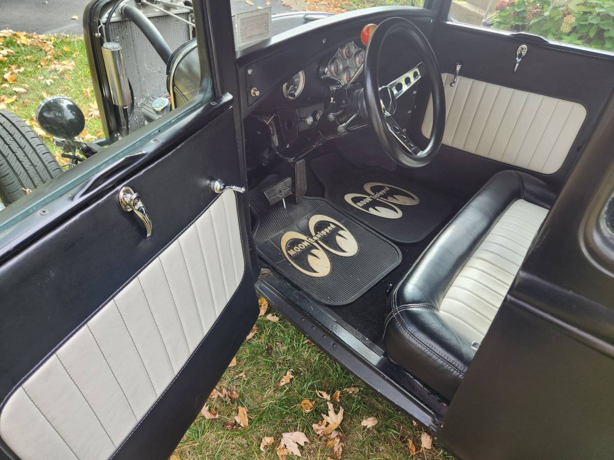 Ford-model-a-1931-black-6