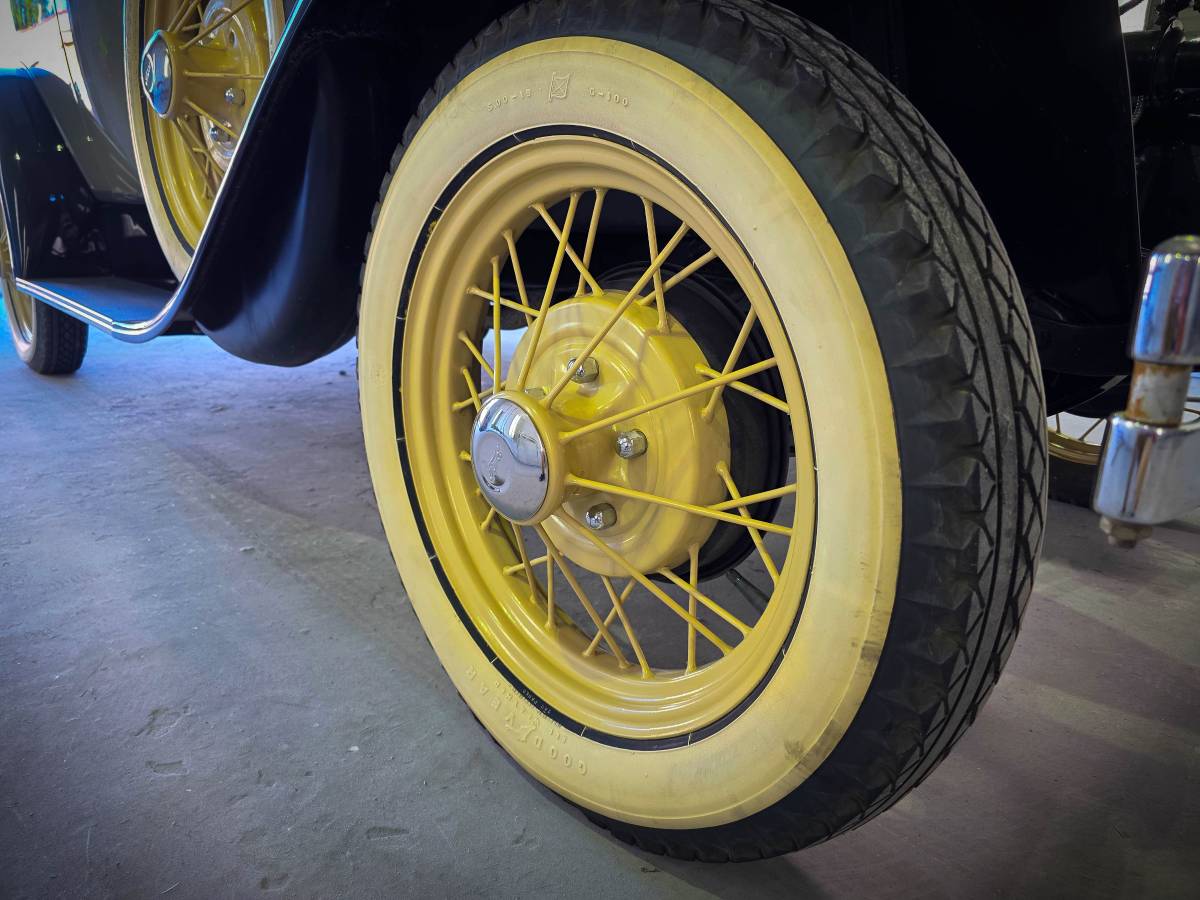 Ford-model-a-1931-green-11