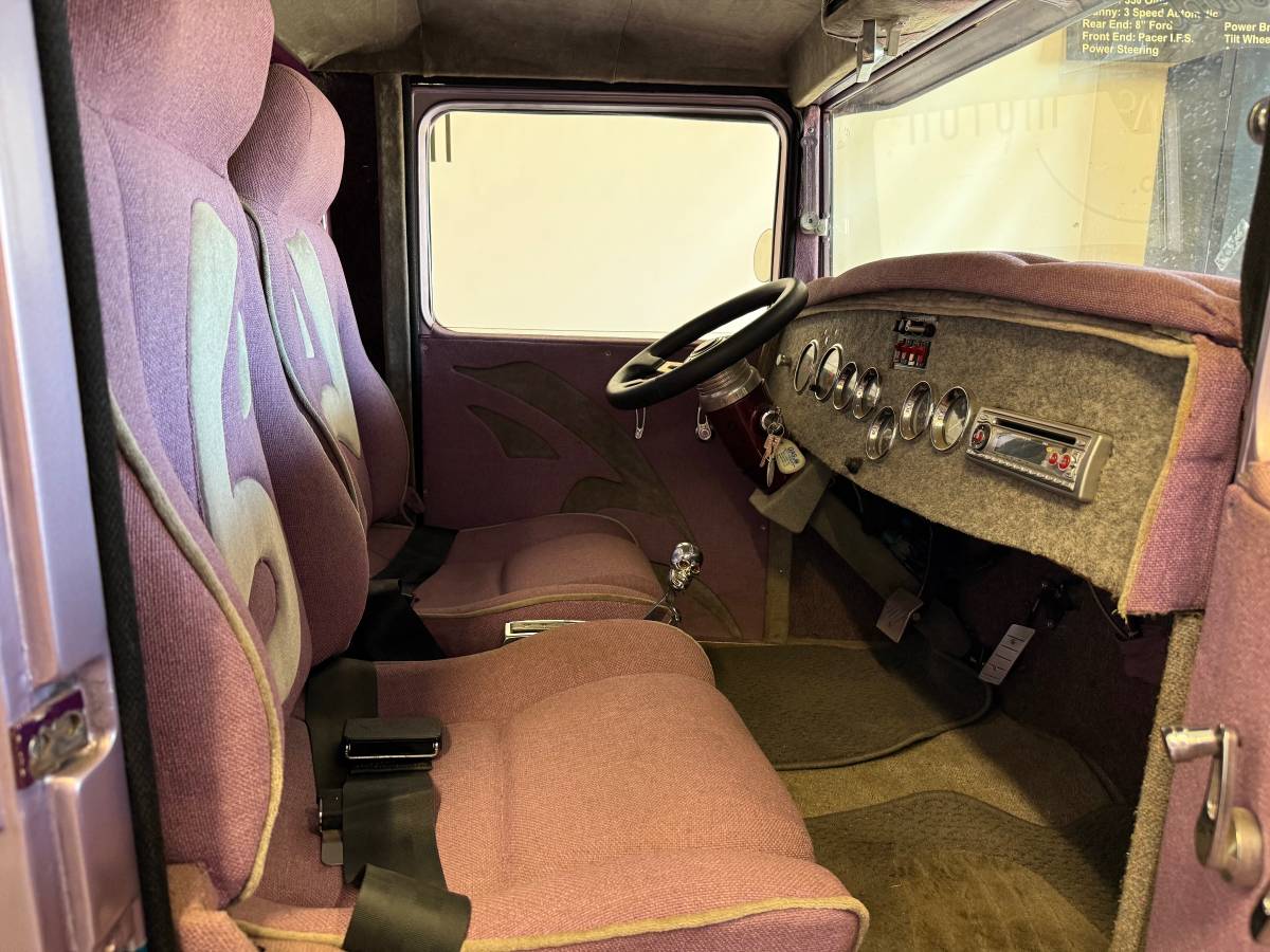 Ford-model-a-1932-purple-12