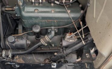 Ford-model-a-4-door-slant-window-1931-green-4