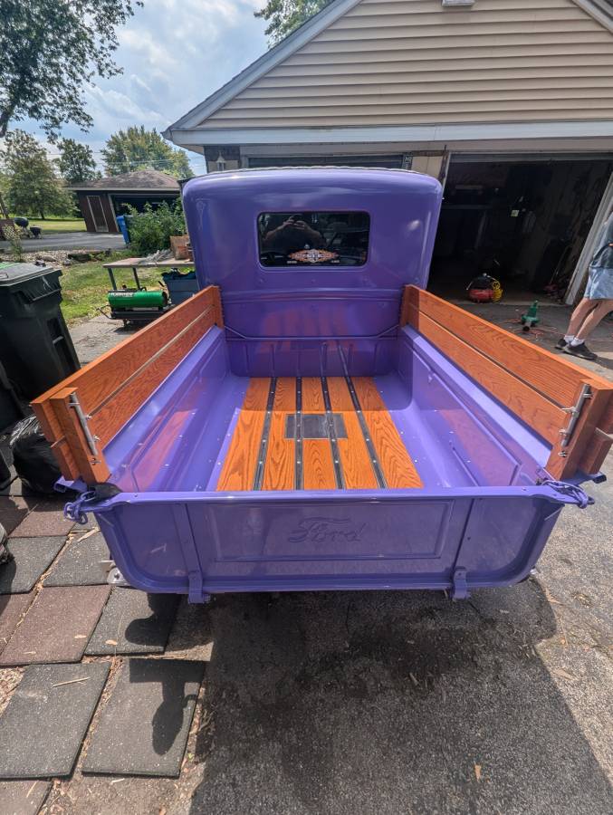 Ford-model-a-pickup-1931-purple-10