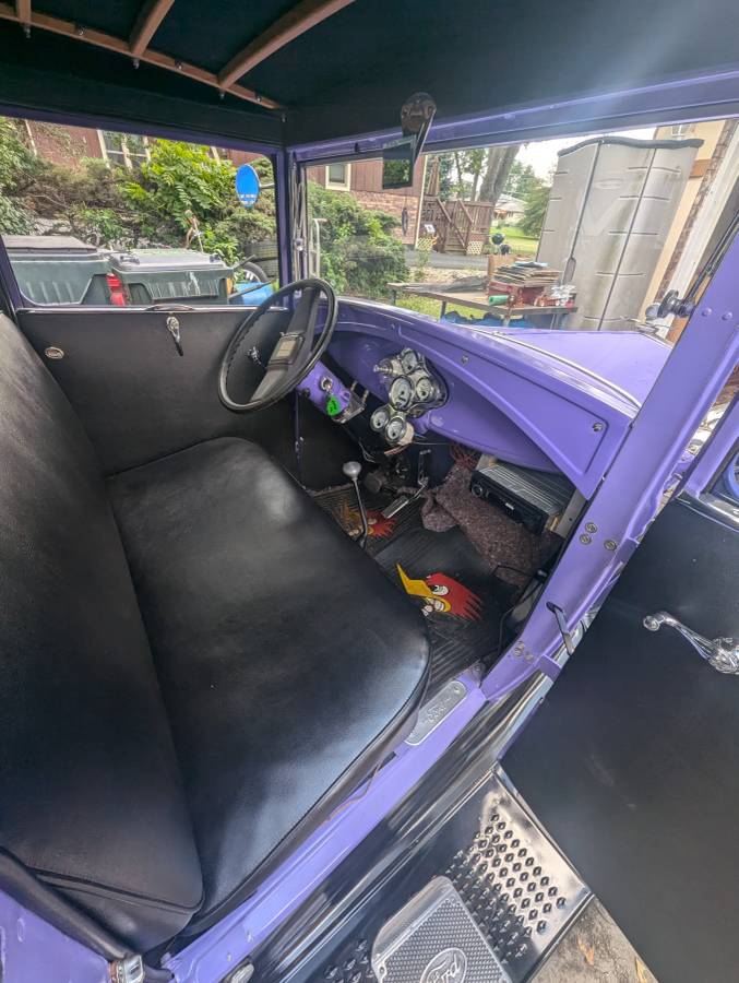 Ford-model-a-pickup-1931-purple-17
