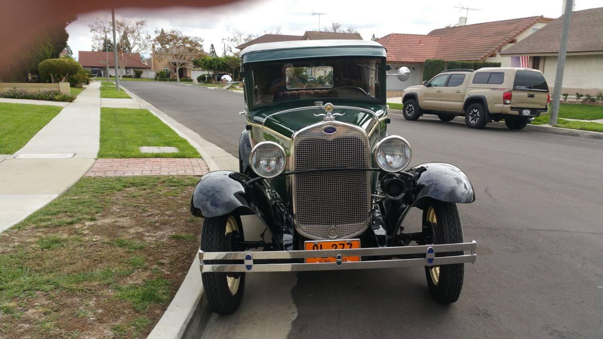 Ford-model-a-tudor-1930-green-1