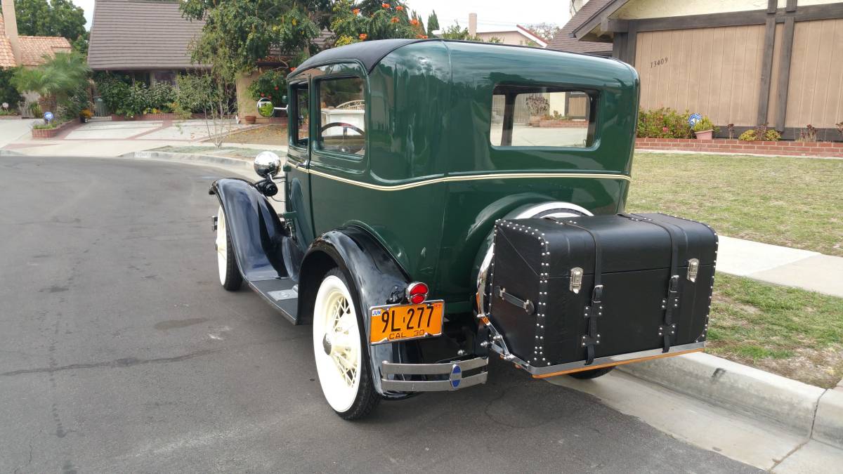 Ford-model-a-tudor-1930-green-3