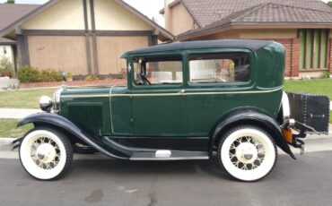 Ford-model-a-tudor-1930-green-4
