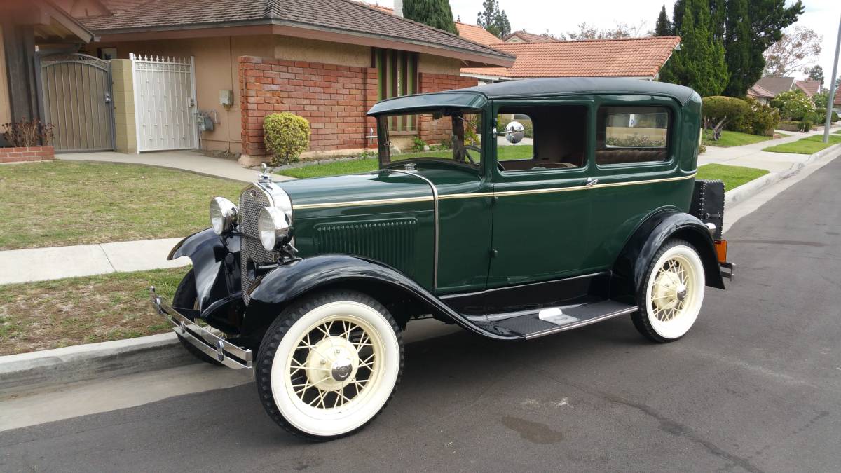 Ford-model-a-tudor-1930-green