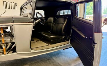 Ford-model-b-3-window-1932-white-15