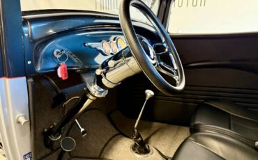 Ford-model-b-3-window-1932-white-35