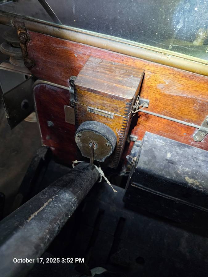 Ford-model-t-1911-black-8