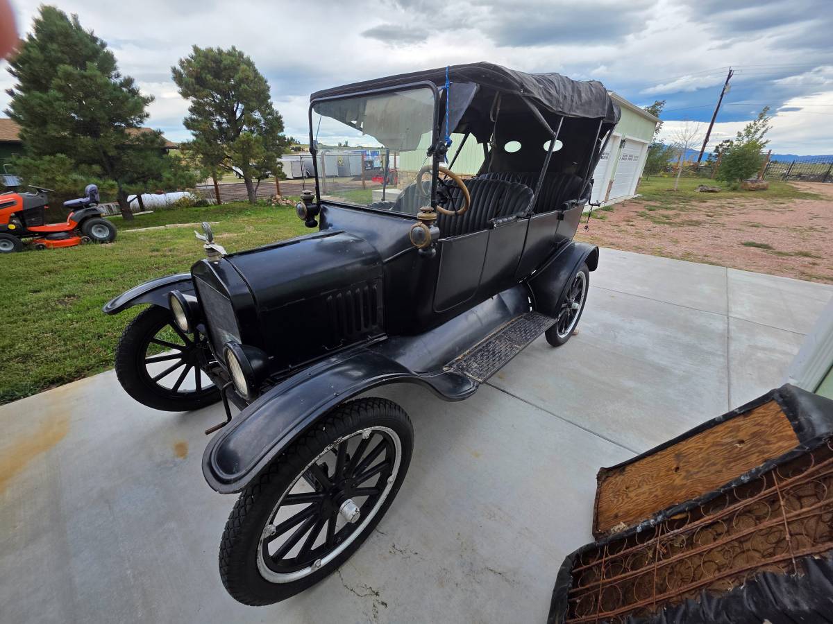 Ford-model-t-1919-black-4