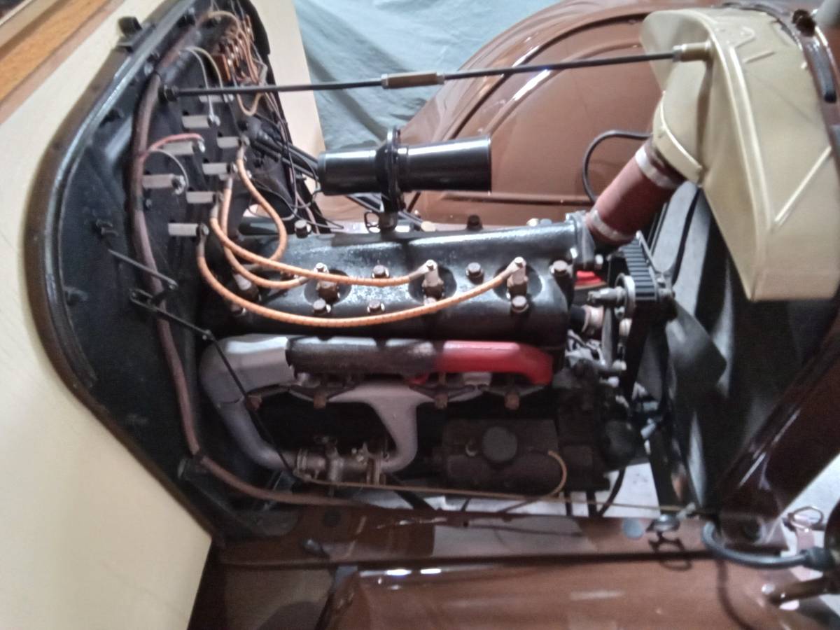 Ford-model-t-1921-brown-2