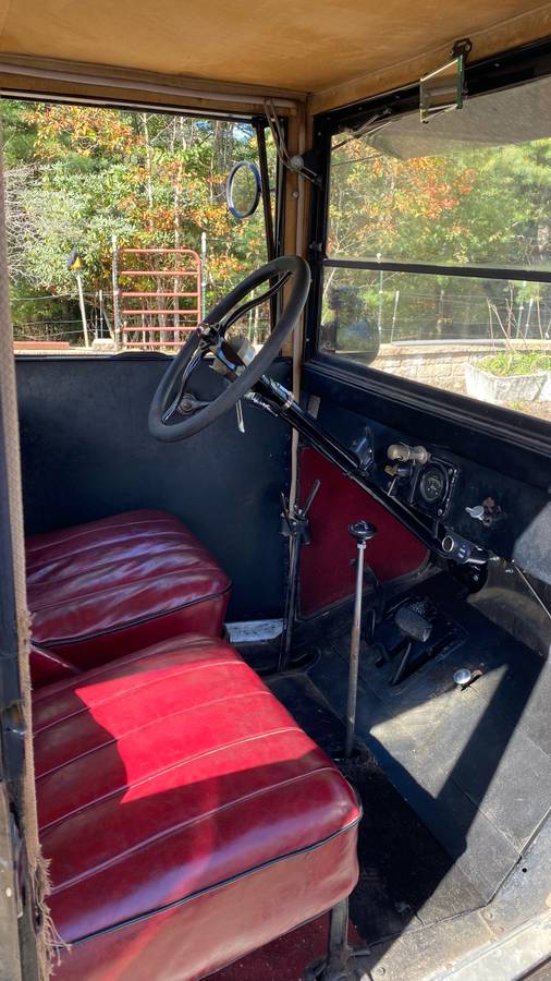 Ford-model-t-tudor-sedan-1925-black-1