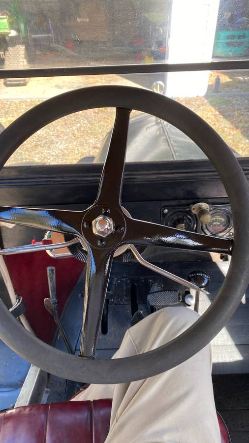 Ford-model-t-tudor-sedan-1925-black-10