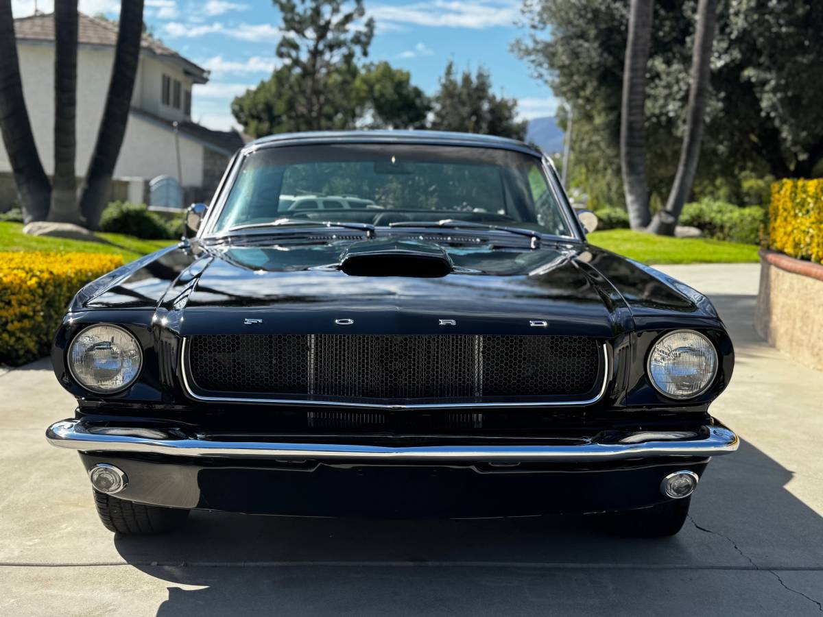 Ford-mustang-1965-black-11