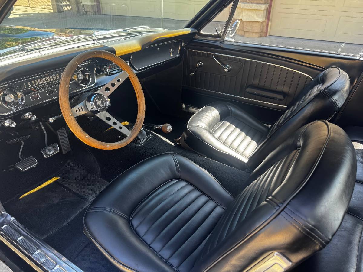 Ford-mustang-1965-black-18