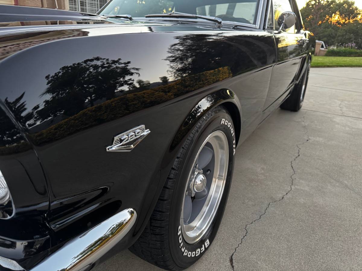 Ford-mustang-1965-black-4
