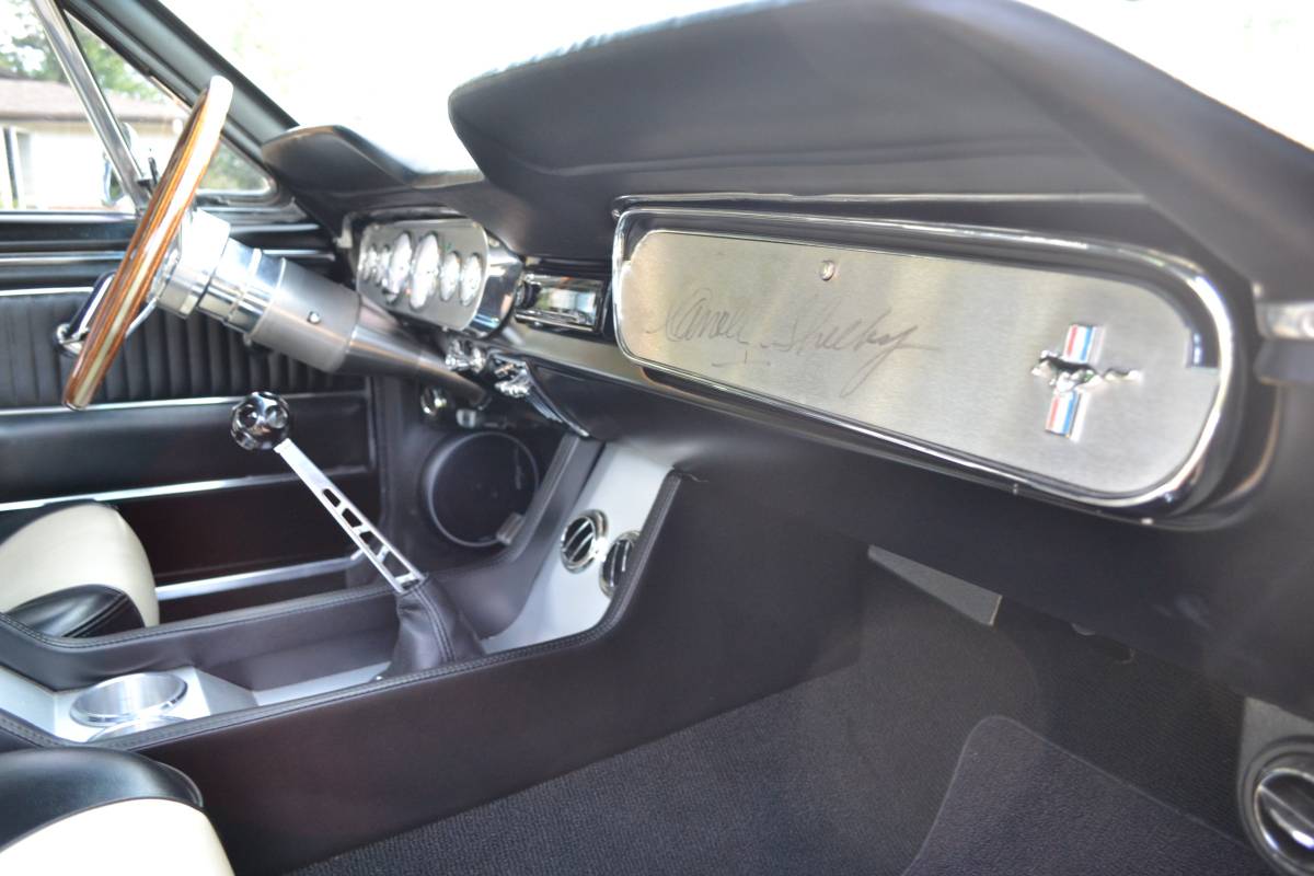 Ford-mustang-1965-blue-12