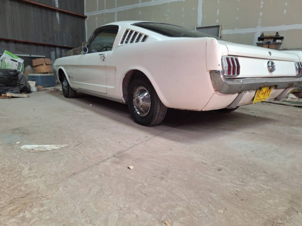 Ford-mustang-1965-white-3