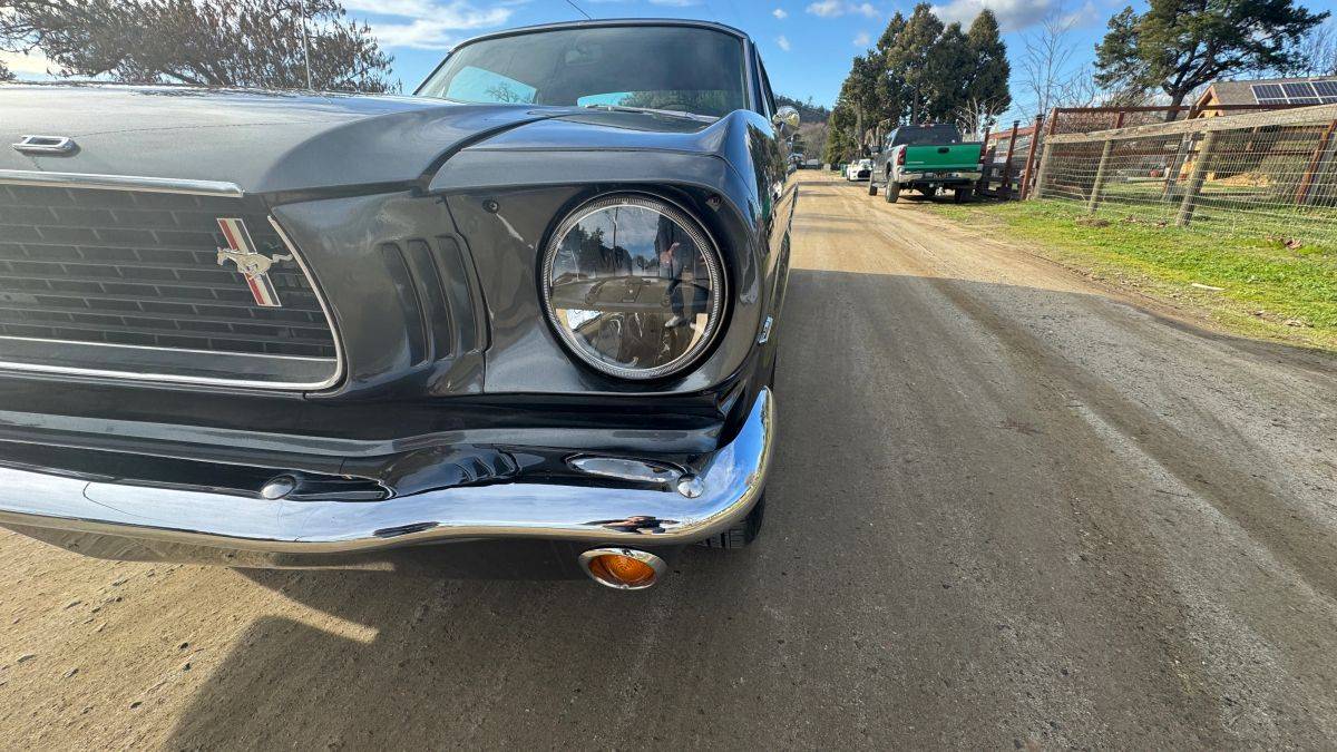 Ford-mustang-1966-10