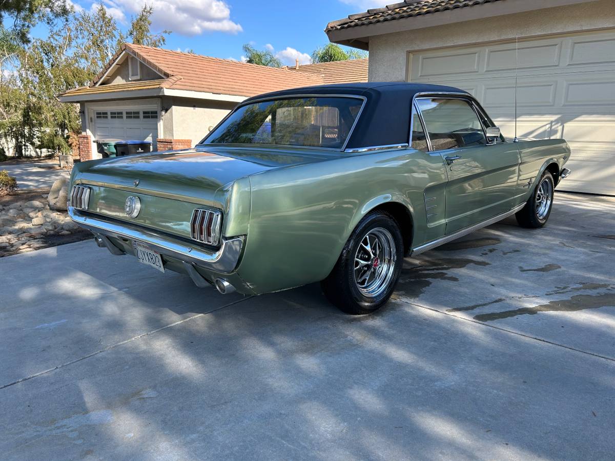 Ford-mustang-1966-13